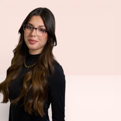 Alternative view of Lauren